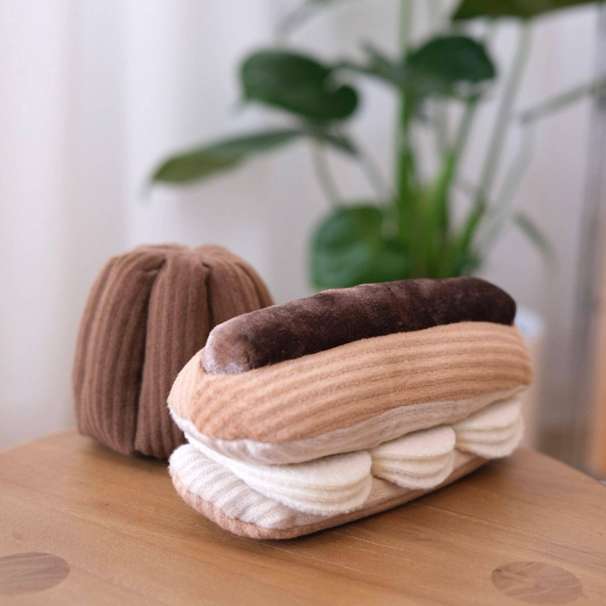 Eclair enrichment toy